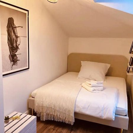 Bali Home Stylische Wohnung Mit Terrasse Schönefeld Extérieur photo
