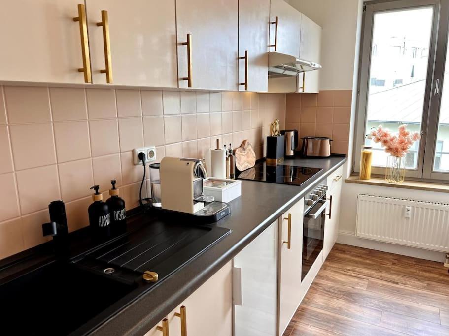 Bali Home Stylische Wohnung Mit Terrasse Schönefeld Extérieur photo