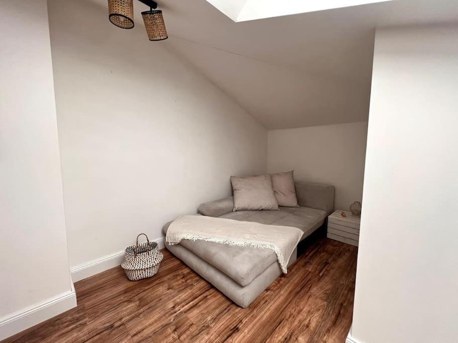 Bali Home Stylische Wohnung Mit Terrasse Schönefeld Extérieur photo