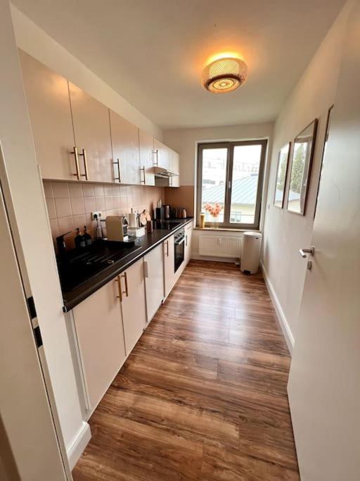 Bali Home Stylische Wohnung Mit Terrasse Schönefeld Extérieur photo