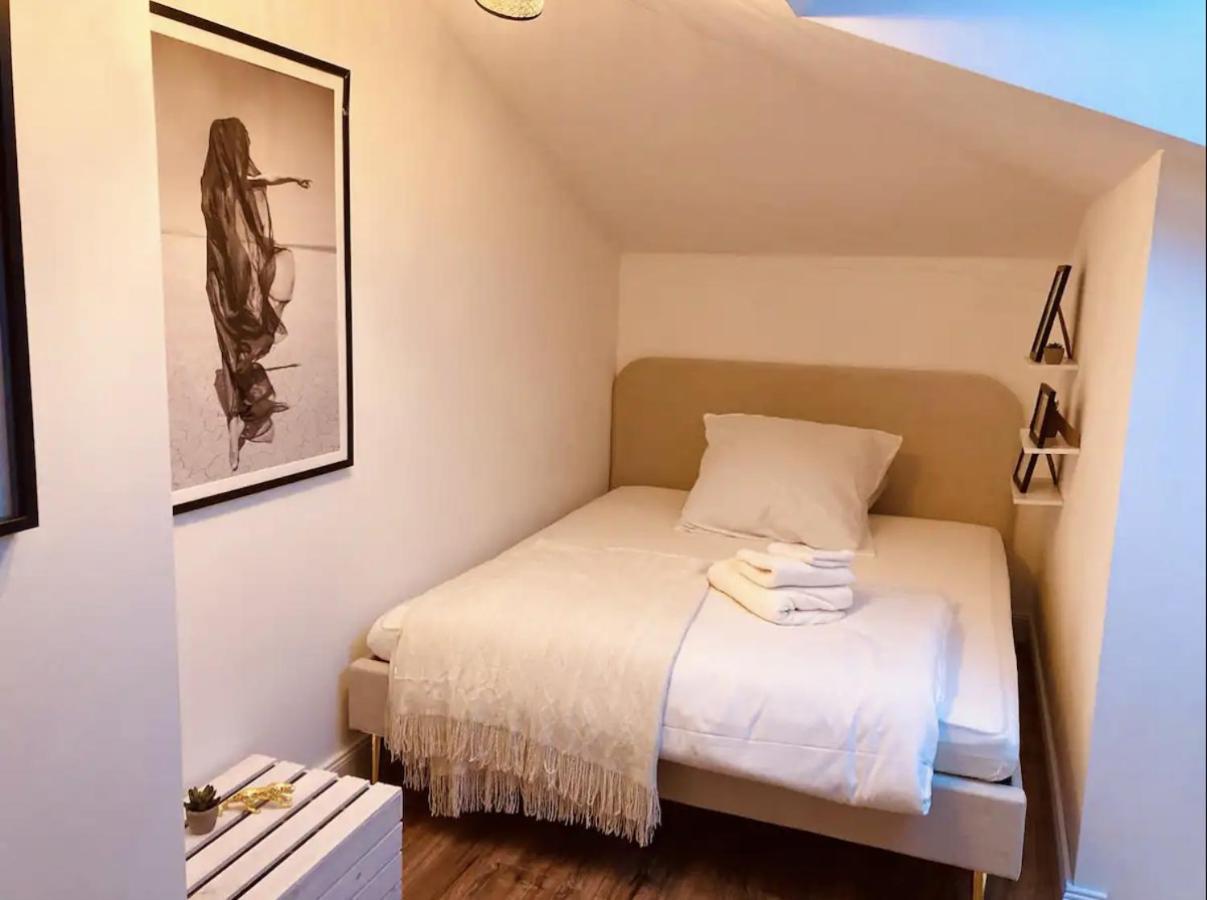Bali Home Stylische Wohnung Mit Terrasse Schönefeld Extérieur photo